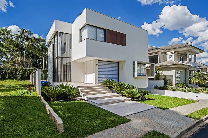 Residência moderna de alto padrão executada no Ecoville, Curitiba